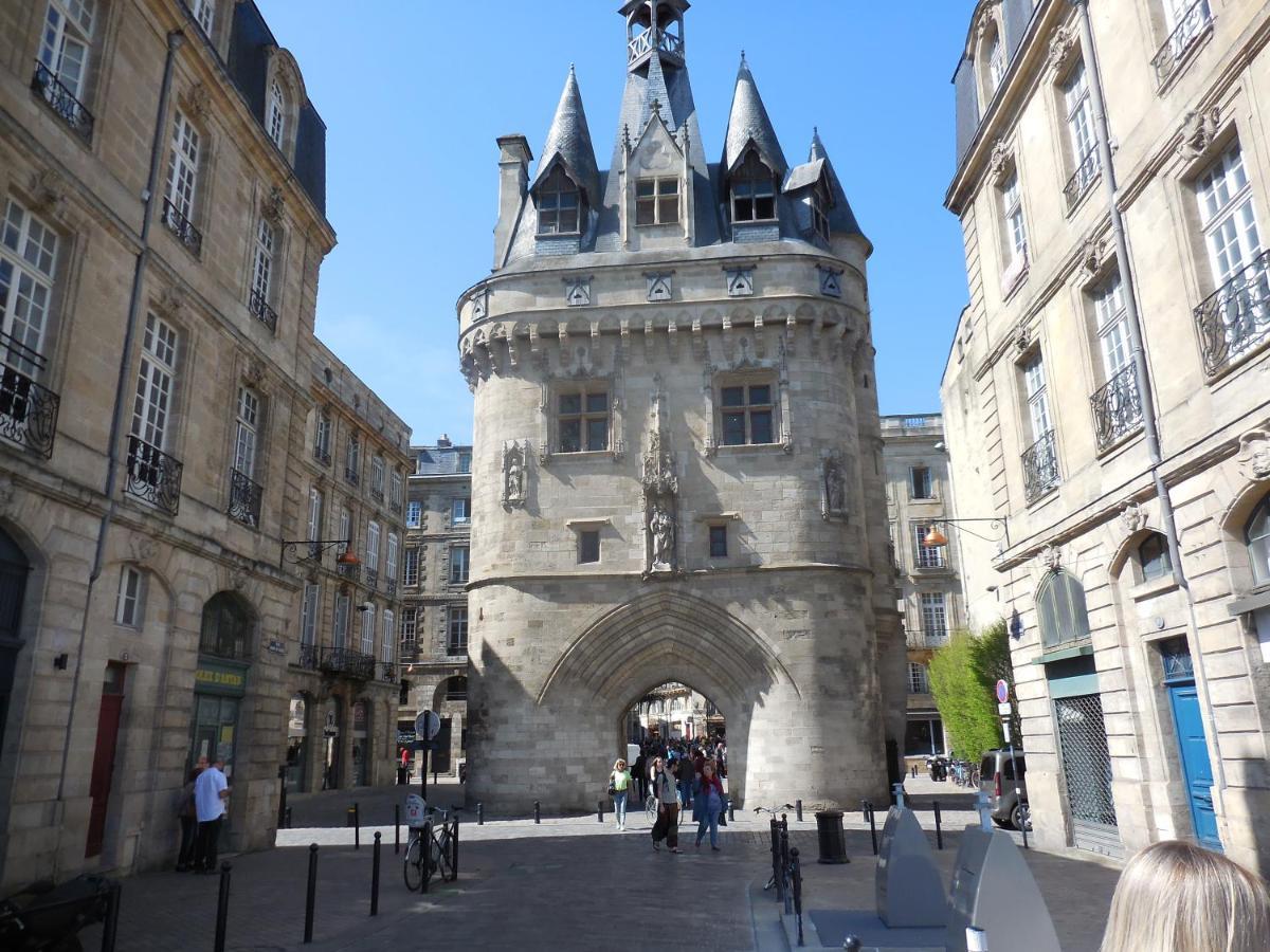 Beautiful Old Property In Bordeaux Center Exterior photo